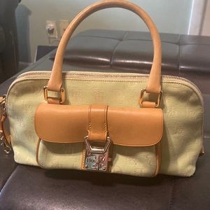 Dooney and Bourke bag like new
